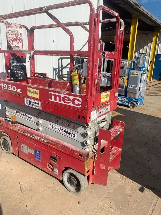2019 MEC 1930SE Scissor Lift