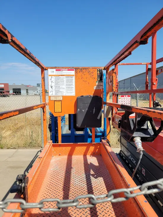 2018 JLG 1932R Scissor Lift