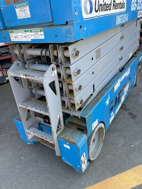 2017 Genie GS-3232 Scissor Lift