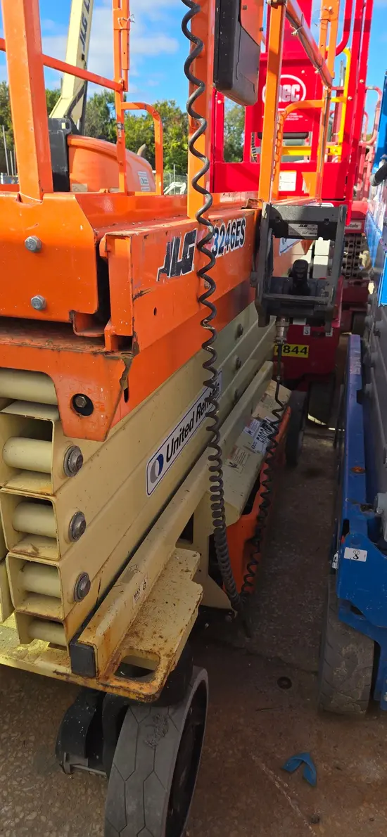 2017 JLG 3246ES Scissor Lift