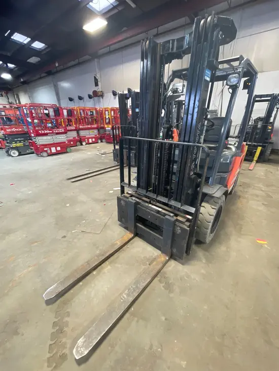 2018 Toyota 8FGU25 Warehouse Forklift