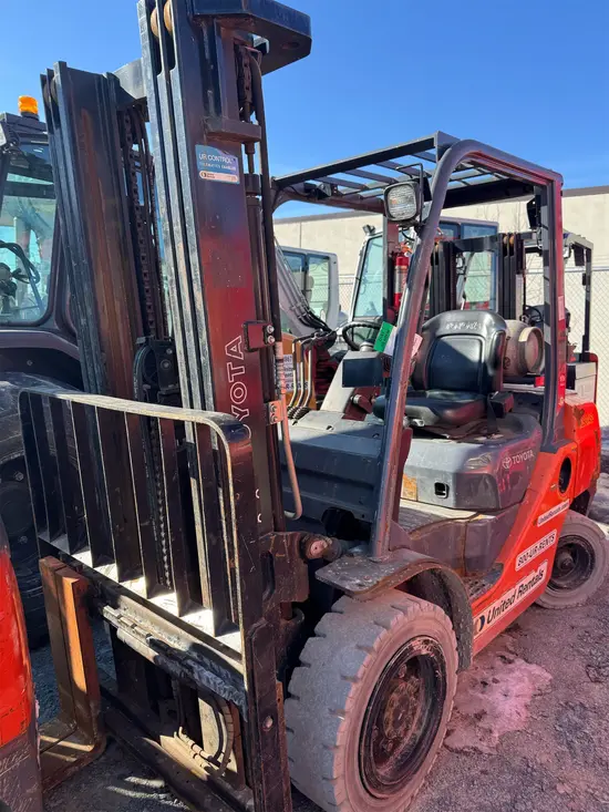 2019 Toyota 8FGU30 Warehouse Forklift