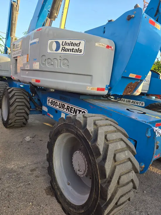 2013 Genie Z-80/60 Articulating Boom Lift