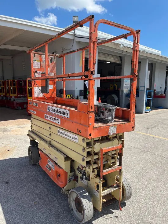 2017 JLG 2632ES Scissor Lift