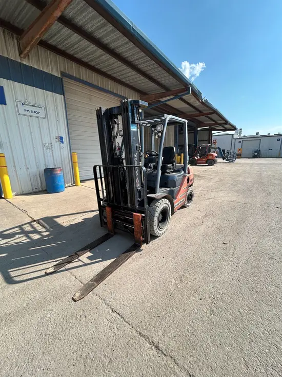 2019 Toyota 8FDU25 Warehouse Forklift
