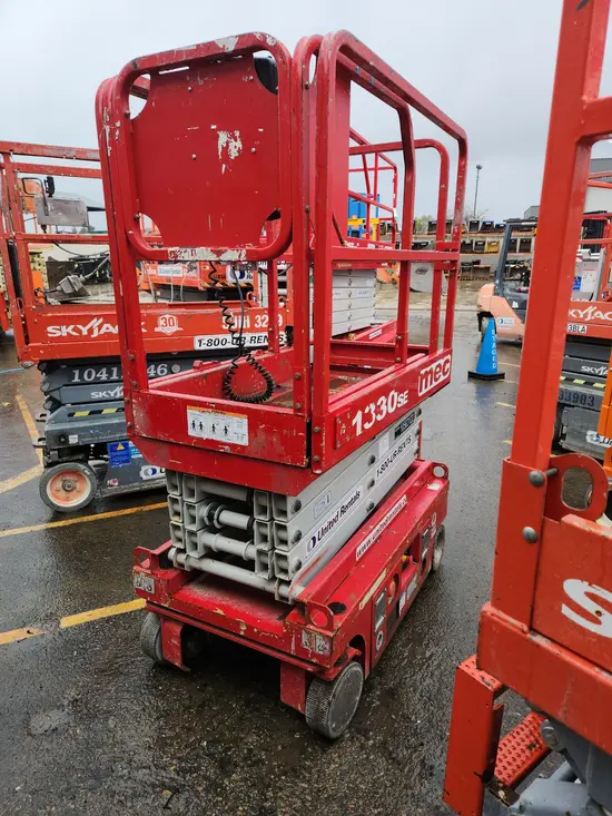 2017 MEC 1330SE Scissor Lift