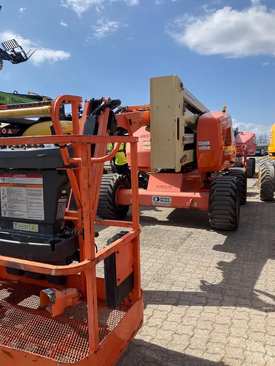 2015 JLG 450AJ Articulating Boom Lift