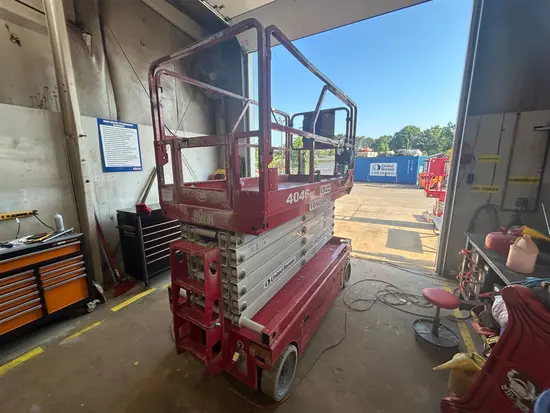 2017 MEC 4046SE Scissor Lift
