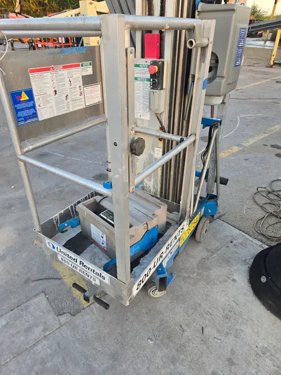 2018 Genie AWP-40SDC Pusharound Lift