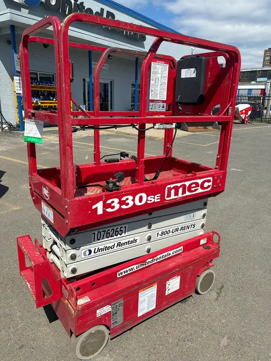 2018 MEC 1330SE Scissor Lift