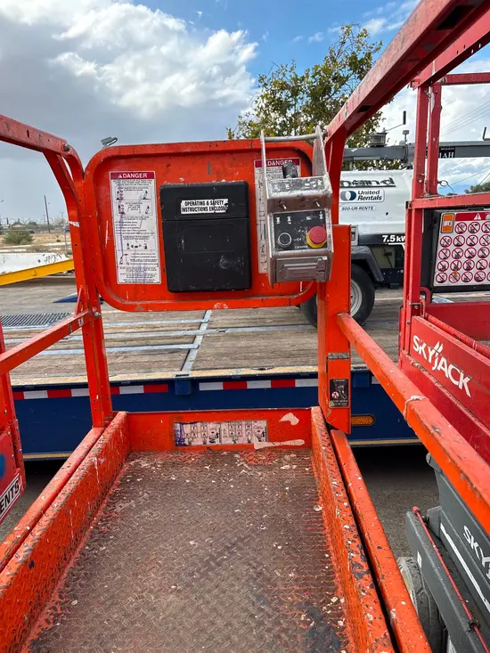 2019 Snorkel S3219E Scissor Lift