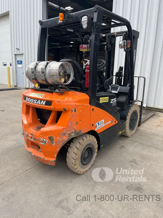 2022 Doosan G25E-7DF Warehouse Forklift