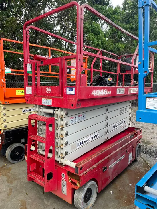 2017 MEC 4046SE Scissor Lift