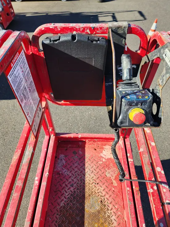 2018 MEC MICRO 19 Scissor Lift