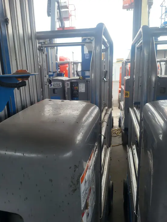 2019 MEC MICRO 19 Scissor Lift