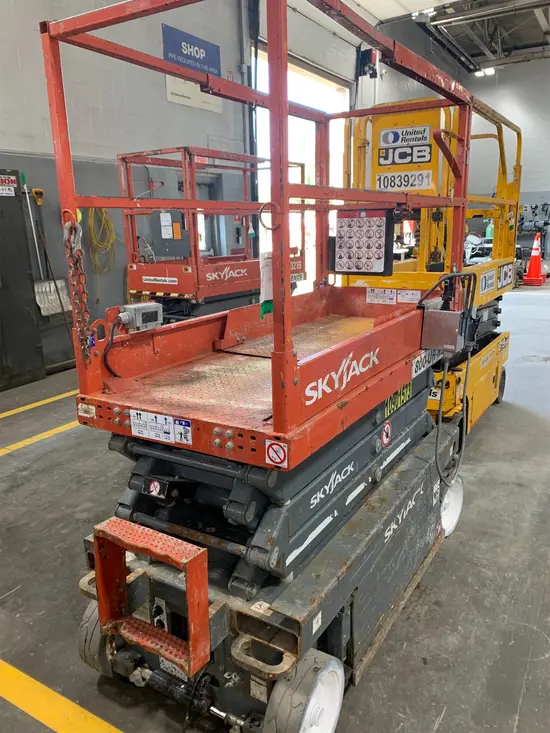 2019 MEC 1330SE Scissor Lift