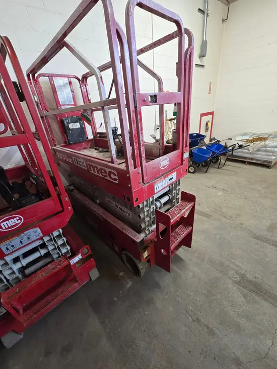 2018 MEC 1930SE Scissor Lift