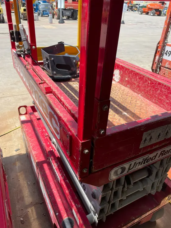 2018 MEC 1330SE Scissor Lift