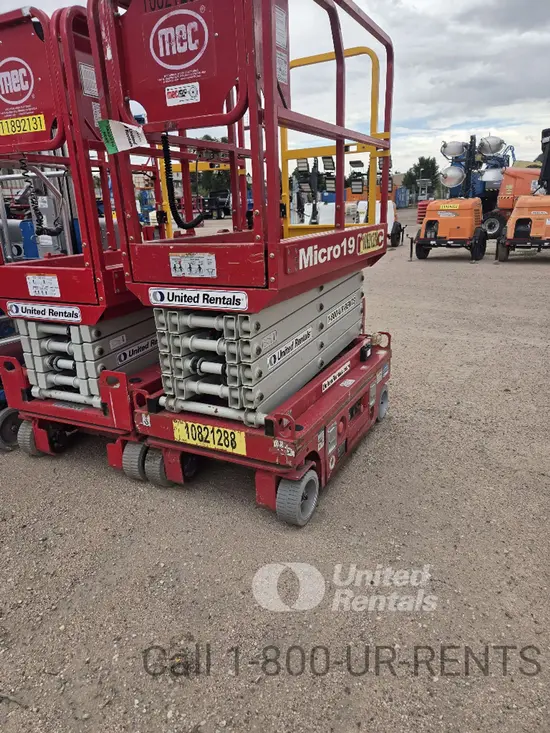 2018 MEC MICRO 19 Scissor Lift