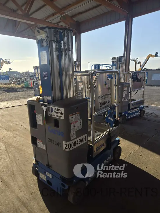 2017 Genie GR-20 Self-Propelled One-Person Lift