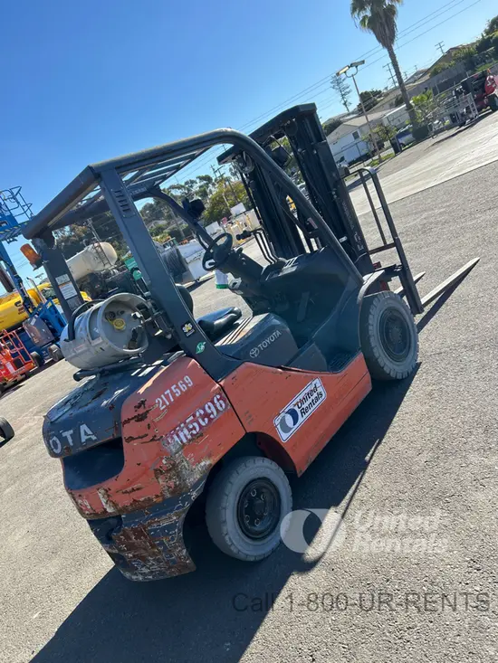 2018 Toyota 8FGU25 Warehouse Forklift