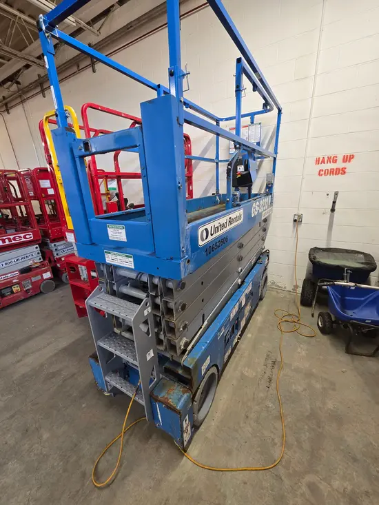 2017 Genie GS-3232 Scissor Lift