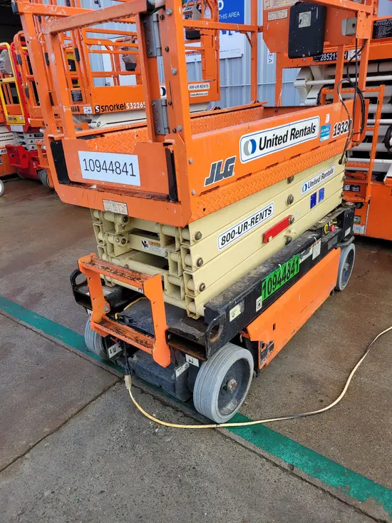 2019 JLG 1932R Scissor Lift