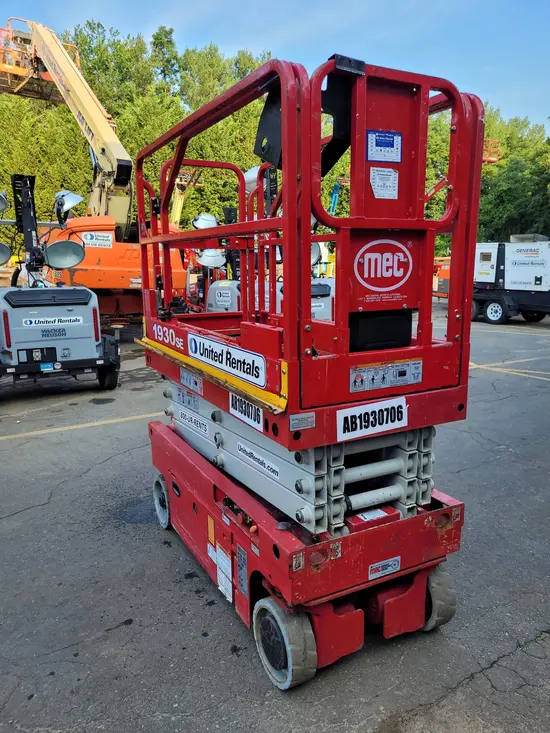 2018 MEC 1930SE Scissor Lift