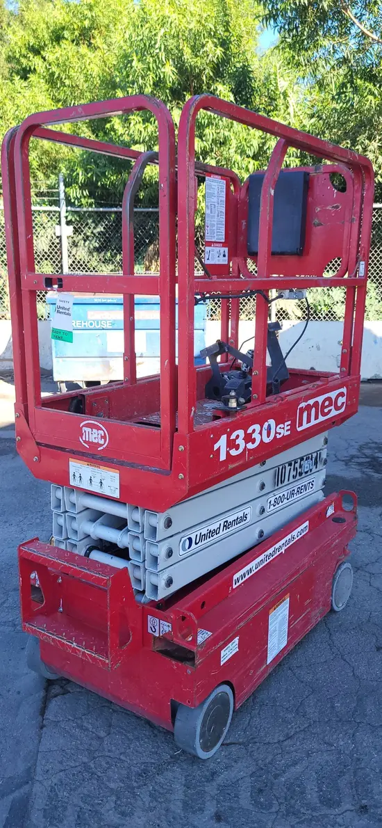2018 MEC 1330SE Scissor Lift
