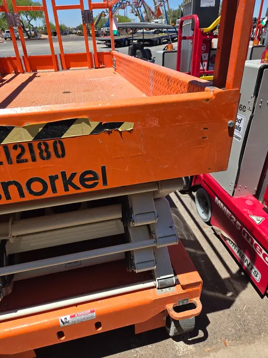 2018 Snorkel S4732E Scissor Lift