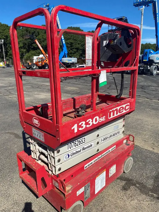 2018 MEC 1330SE Scissor Lift