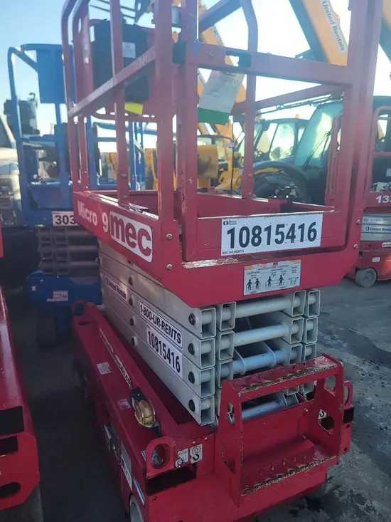 2018 MEC MICRO 19 Scissor Lift