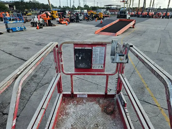 2017 MEC 4046SE Scissor Lift