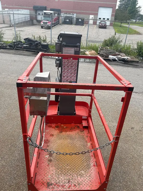 2018 Skyjack SJ12 Self-Propelled One-Person Lift