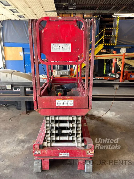 2017 MEC MICRO 19 Scissor Lift