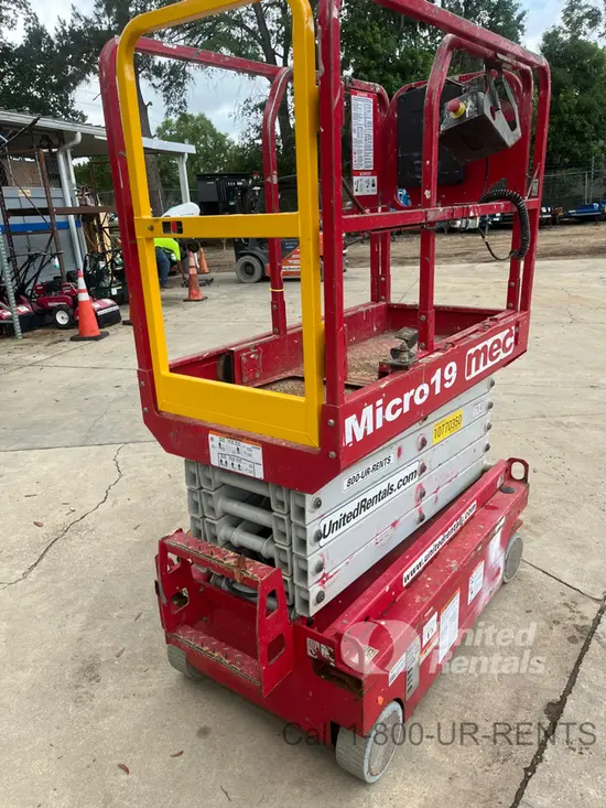 2018 MEC MICRO 19 Scissor Lift