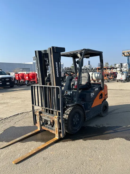 2022 Doosan G25P-7DF Warehouse Forklift