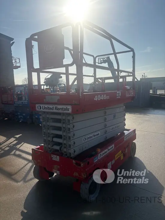 2017 MEC 4046SE Scissor Lift