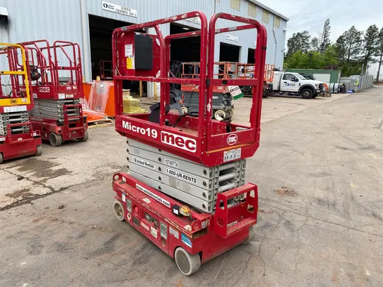 2018 MEC MICRO 19 Scissor Lift