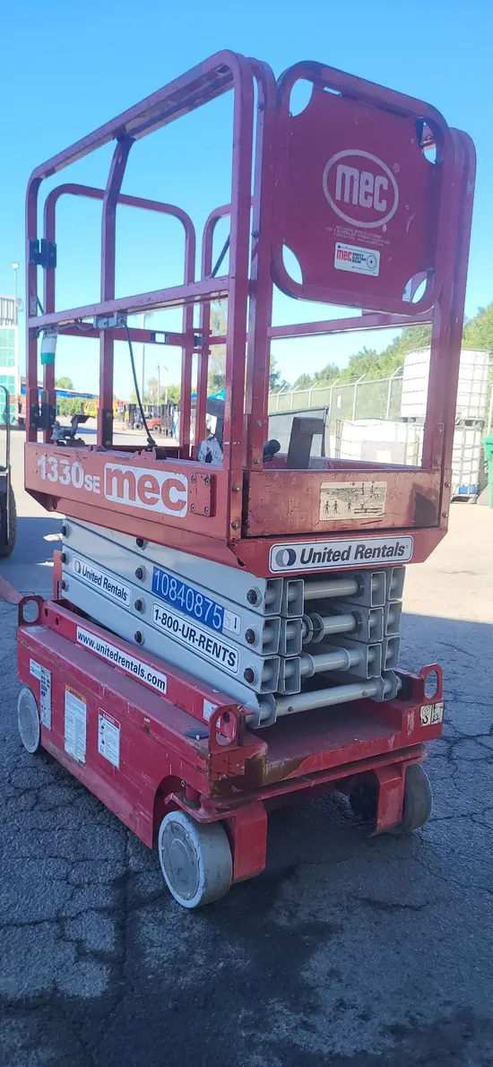 2018 MEC 1330SE Scissor Lift