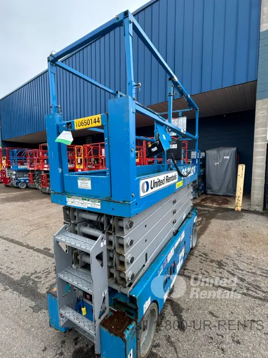 2017 Genie GS-3232 Scissor Lift