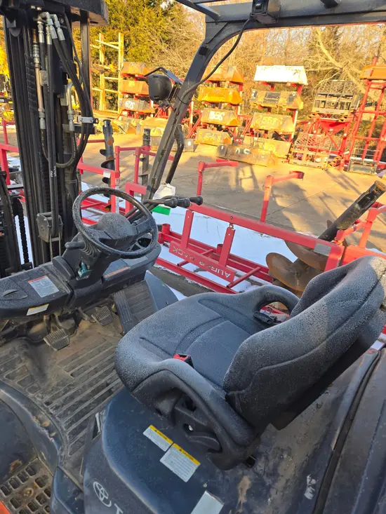 2018 Toyota 8FGU30 Warehouse Forklift