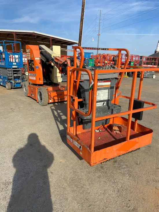 2016 JLG E300AJP Articulating Boom Lift