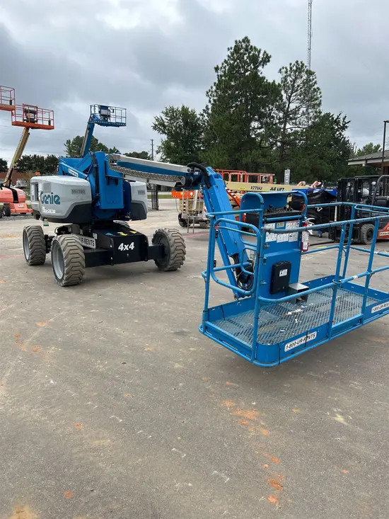 2016 Genie Z-60/37FE Articulating Boom Lift