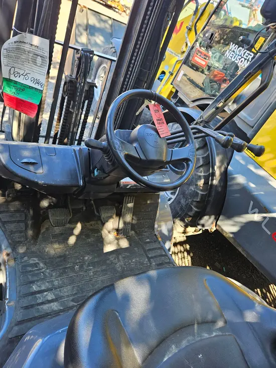 2016 Toyota 8FGU25 Warehouse Forklift