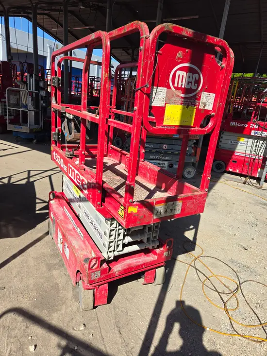 2018 MEC 1330SE Scissor Lift