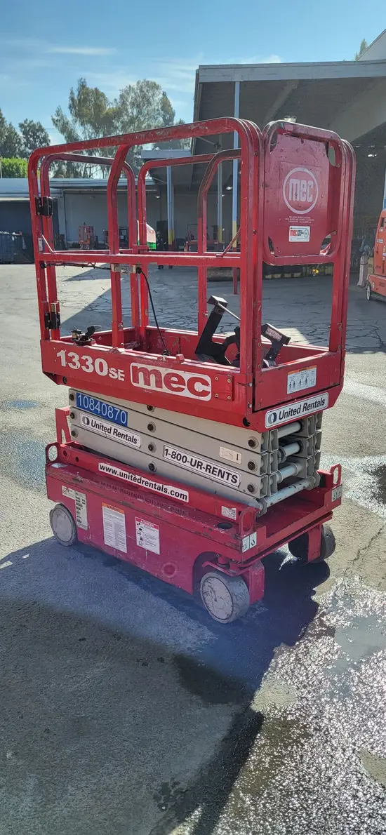 2018 MEC 1330SE Scissor Lift