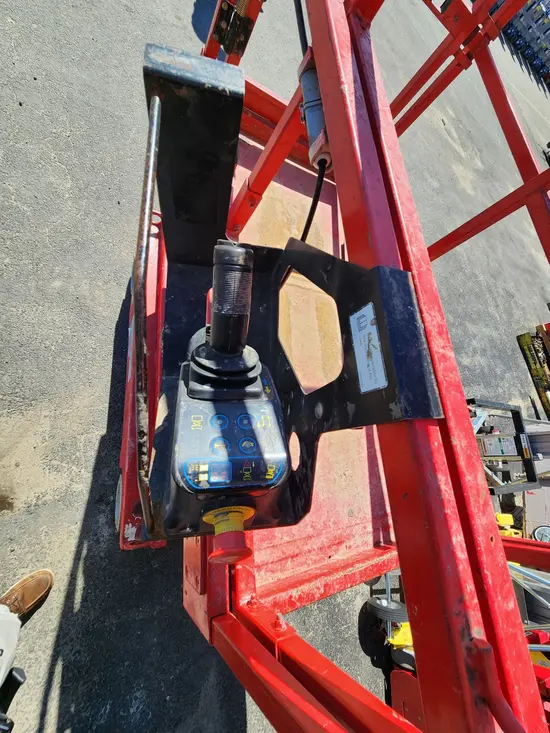 2018 MEC MICRO 19 Scissor Lift