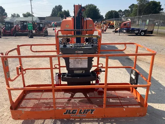 2015 JLG 800AJ Articulating Boom Lift