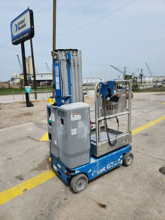 2017 Genie GR-20 Self-Propelled One-Person Lift
